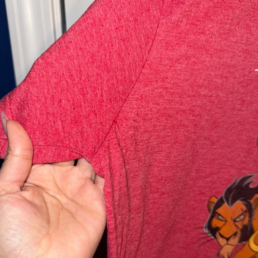 The Lion King - Red Graphic T-Shirt size XL - Picture 5 of 10